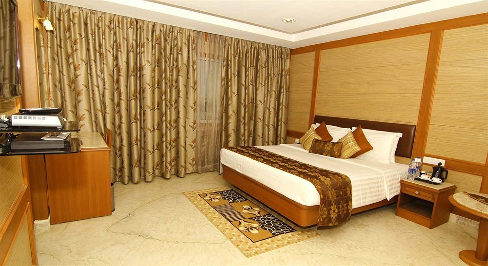 Jp Chennai Hotel Екстер'єр фото